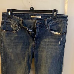 Levi’s Mid Rise Skinny size 30 Jeans